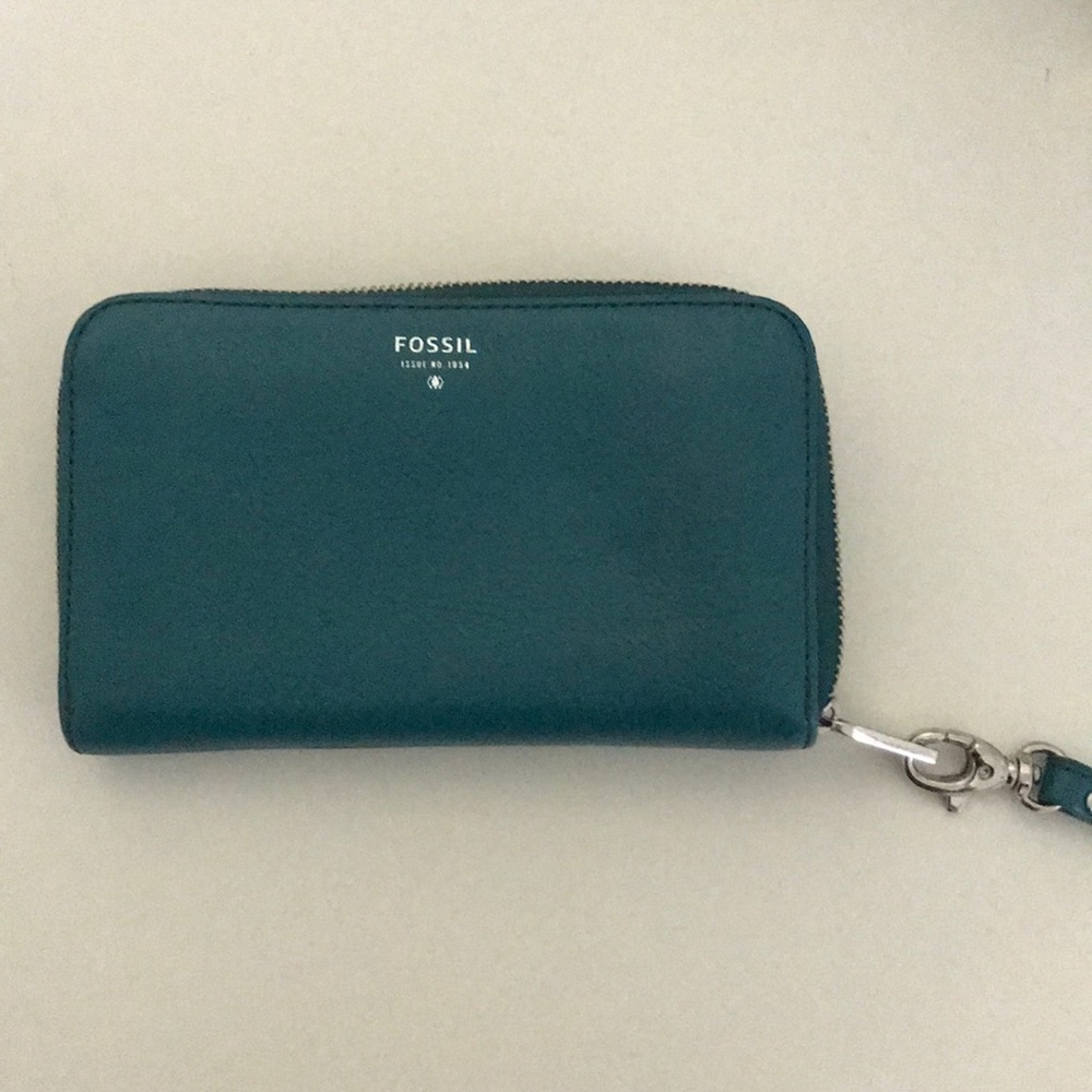 Fossil wallet and wristlet